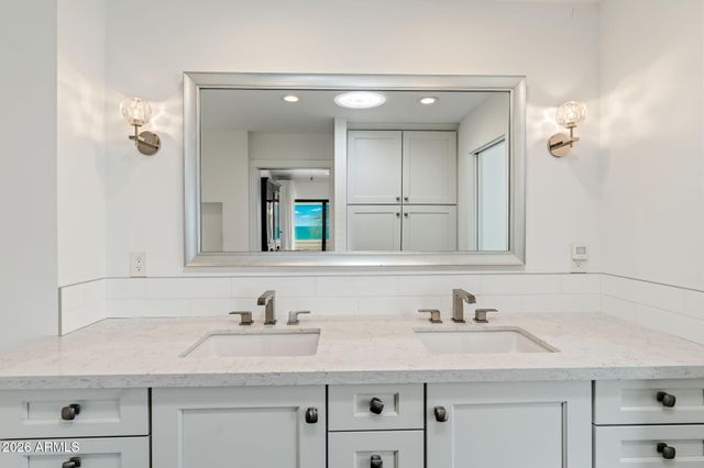 5320 N 25TH Street, Phoenix, AZ 85016