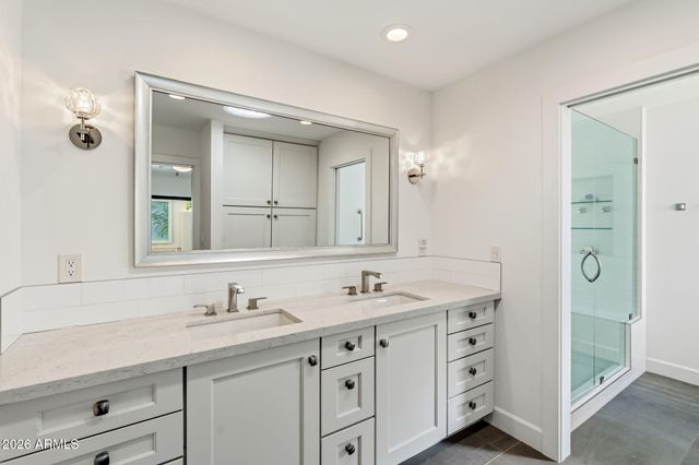 5320 N 25TH Street, Phoenix, AZ 85016