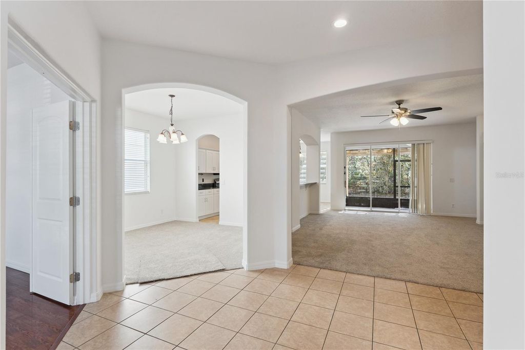 Image 2 of property listing at 5295 ADAIR OAK DRIVE, Orlando, FL 32829