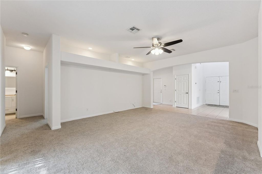 Image 5 of property listing at 5295 ADAIR OAK DRIVE, Orlando, FL 32829