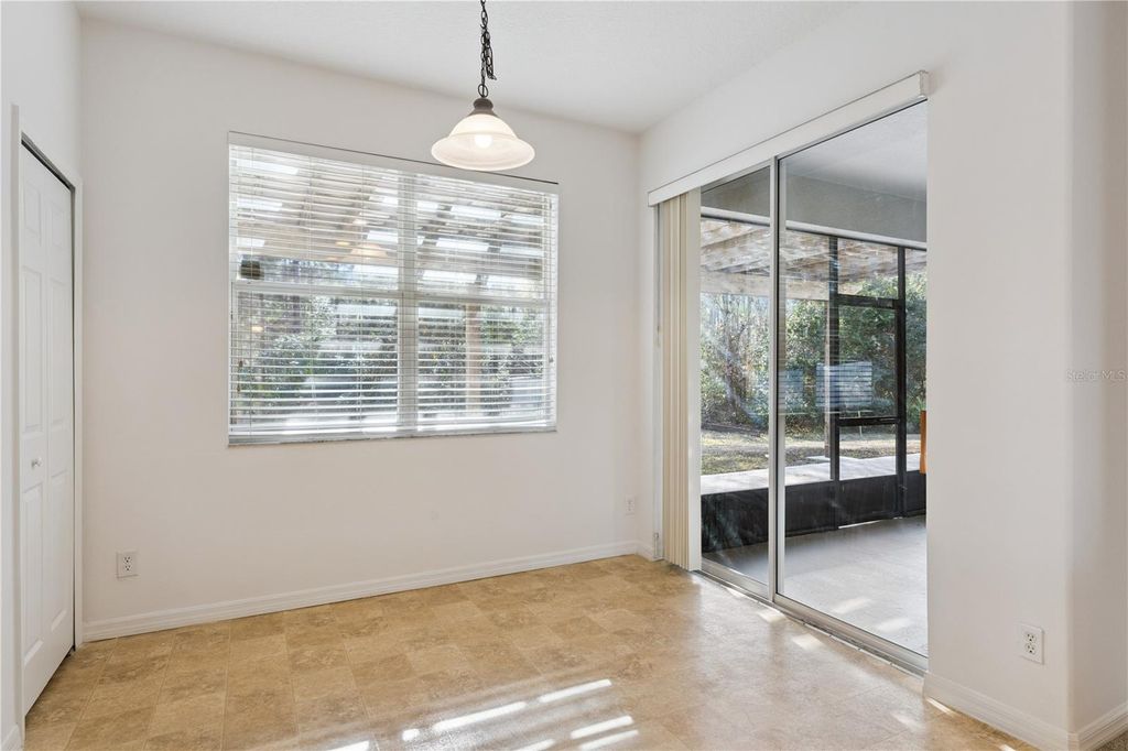 Image 10 of property listing at 5295 ADAIR OAK DRIVE, Orlando, FL 32829