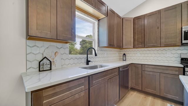 2861 Benton Street, Lake Station, IN 46405