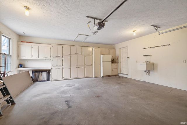 2244 E Cape Cod Drive, Bloomington, IN 47401