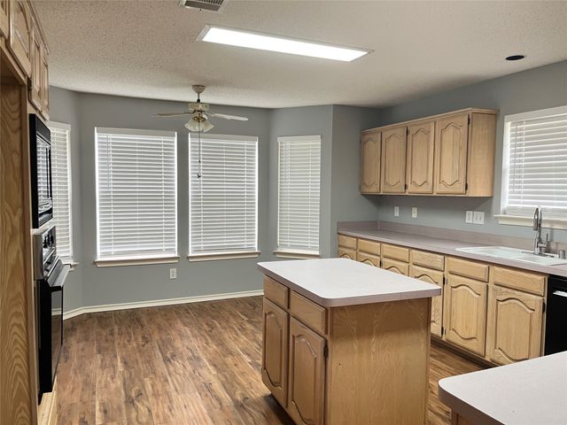 6608 Buckeye Drive, Rowlett, TX 75089