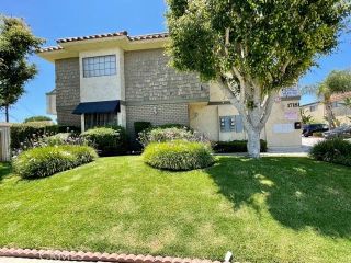 17181 ELM Street 4, Huntington Beach, CA 92647