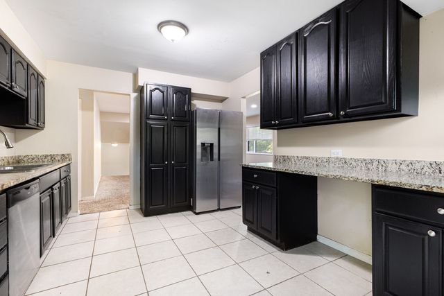504 Nassau Avenue, Bolingbrook, IL 60440