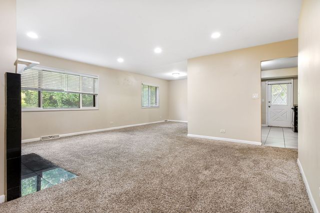 504 Nassau Avenue, Bolingbrook, IL 60440