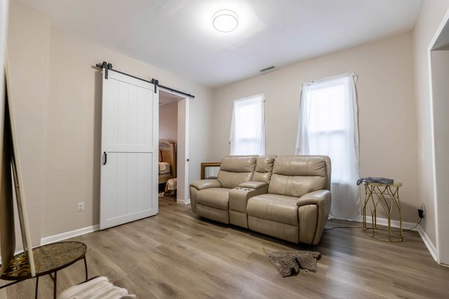 7728 S Maryland Avenue, Chicago, IL 60619