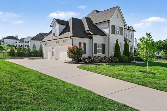 1111 Lusitano Ct, Nolensville, TN 37135