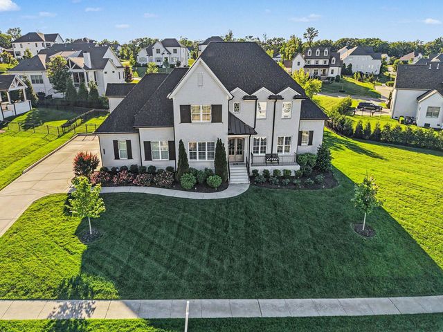 1111 Lusitano Ct, Nolensville, TN 37135