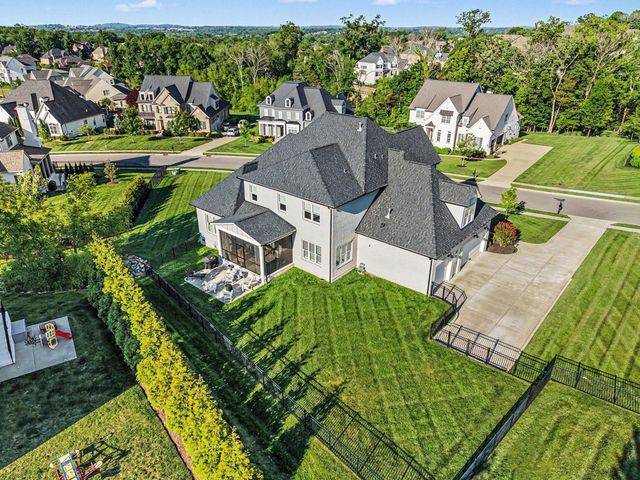 1111 Lusitano Ct, Nolensville, TN 37135