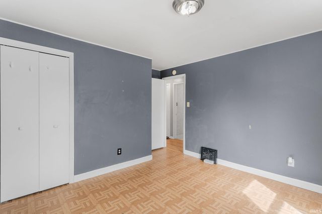 2604 Normandy Drive, Mishawaka, IN 46545