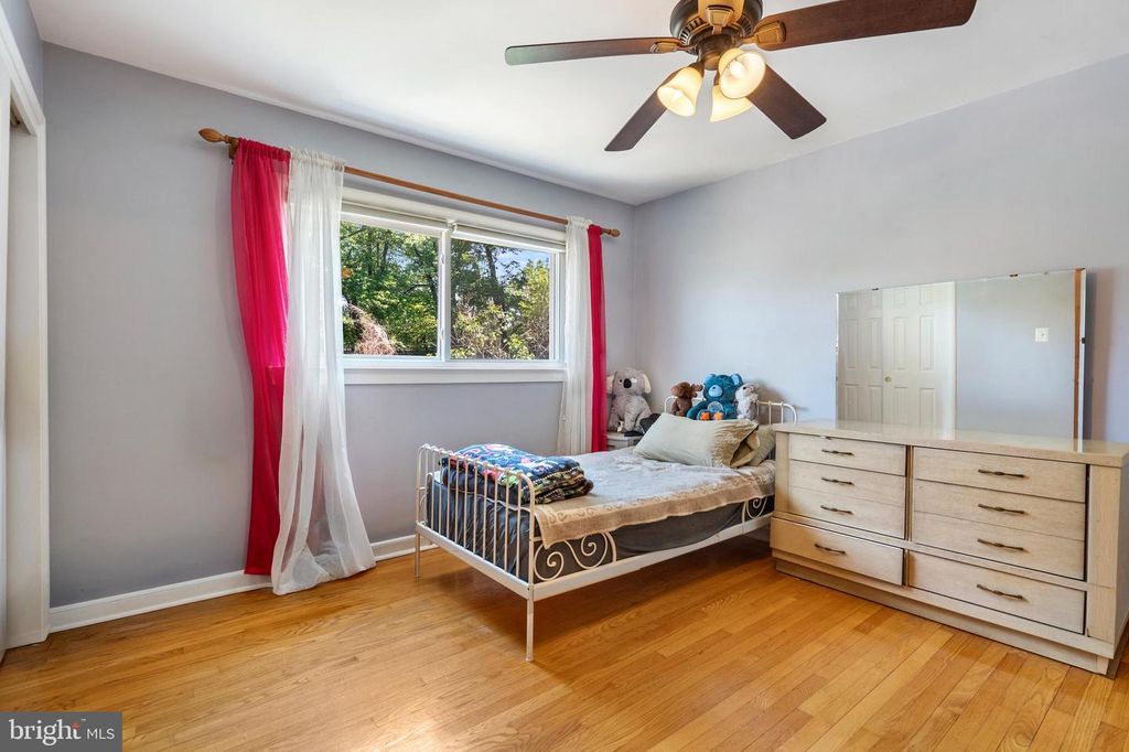 Image 28 of property listing at 13925 SHANNON DR, Silver Spring, MD 20904