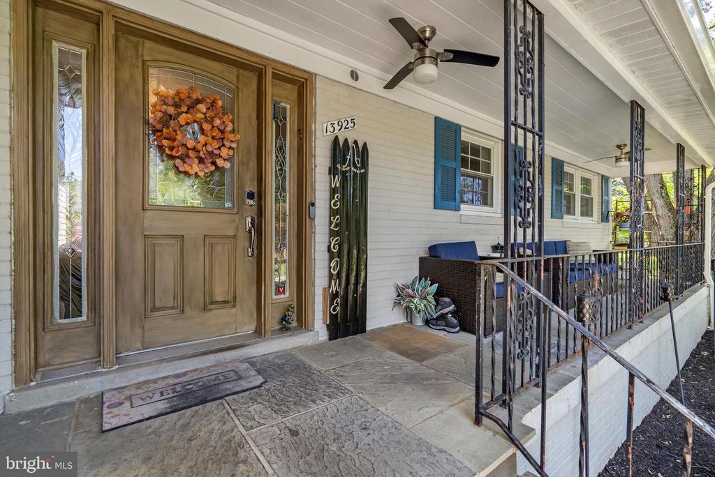 Image 3 of property listing at 13925 SHANNON DR, Silver Spring, MD 20904