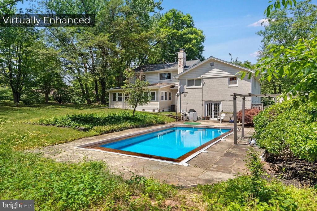 Image 37 of property listing at 13925 SHANNON DR, Silver Spring, MD 20904