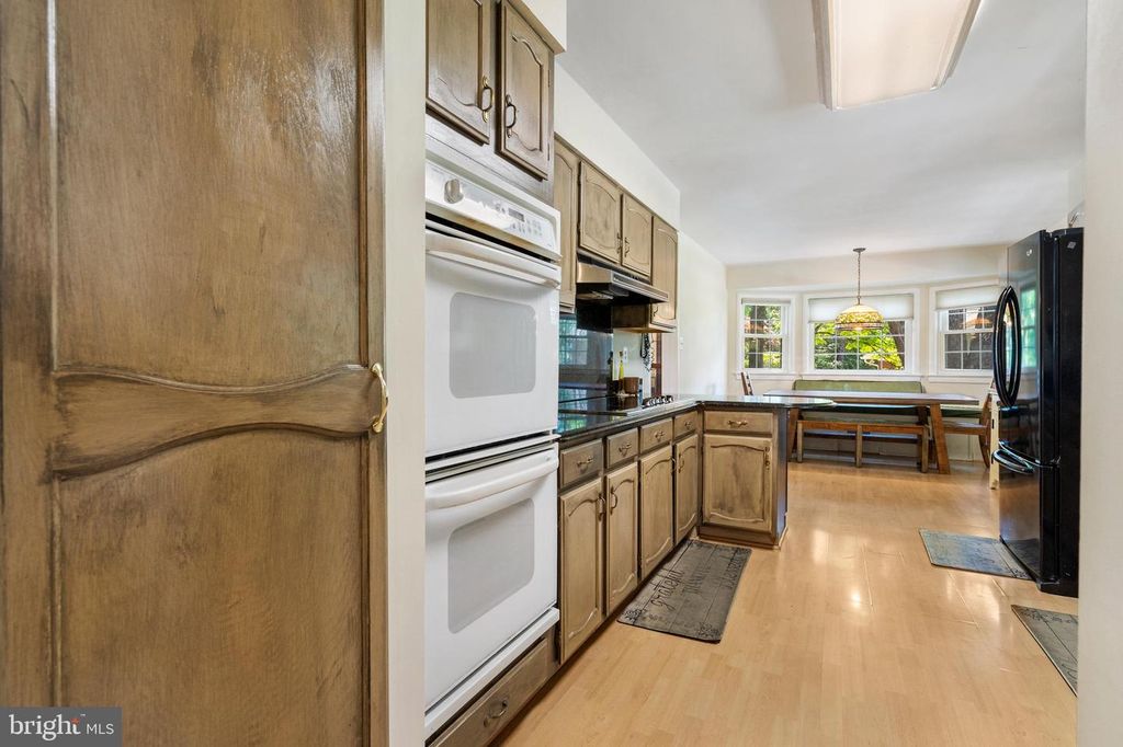 Image 6 of property listing at 13925 SHANNON DR, Silver Spring, MD 20904
