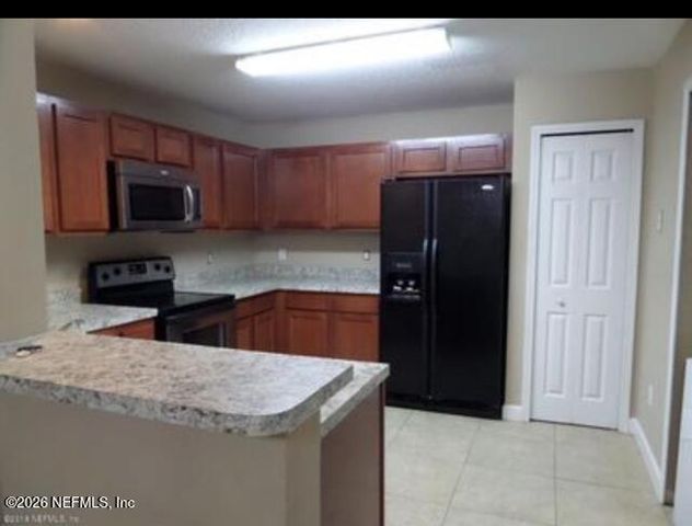 3690 KIRKPATRICK Circle 7-10, Jacksonville, FL 32210