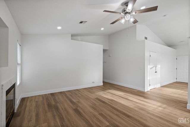 5914 Summer Country Drive, Bakersfield, CA 93313