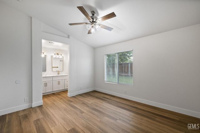 5914 Summer Country Drive, Bakersfield, CA 93313