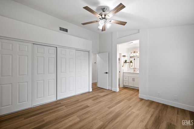 5914 Summer Country Drive, Bakersfield, CA 93313