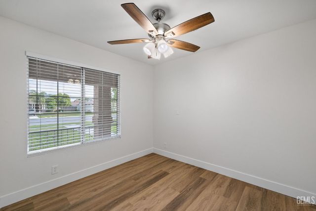 5914 Summer Country Drive, Bakersfield, CA 93313