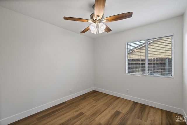 5914 Summer Country Drive, Bakersfield, CA 93313