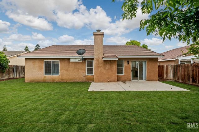 5914 Summer Country Drive, Bakersfield, CA 93313