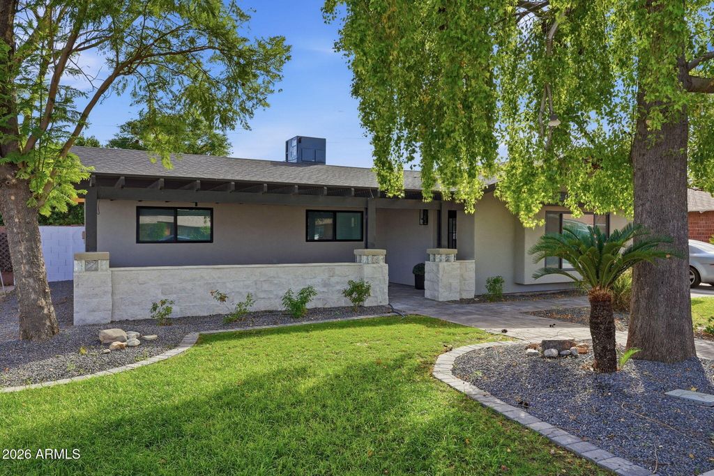 8233 E MONTEROSA Street, Scottsdale, AZ 85251 — photo 2