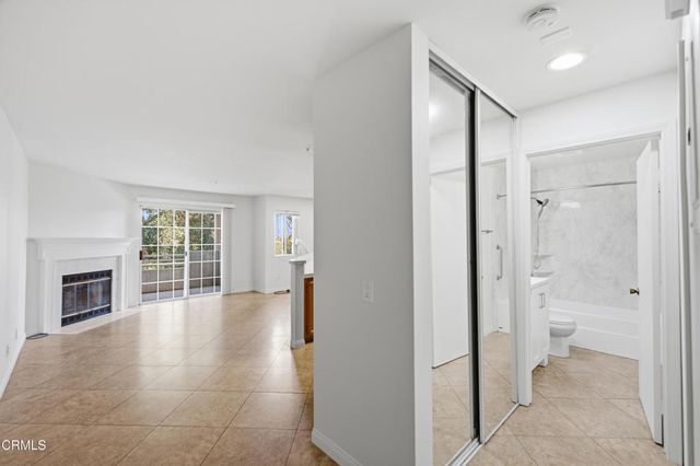 2713 Antonio Drive 109, Camarillo, CA 93010