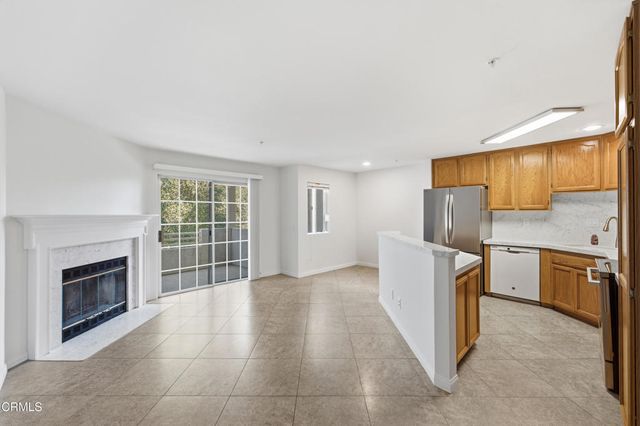 2713 Antonio Drive 109, Camarillo, CA 93010