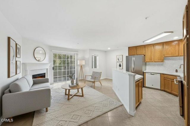 2713 Antonio Drive 109, Camarillo, CA 93010
