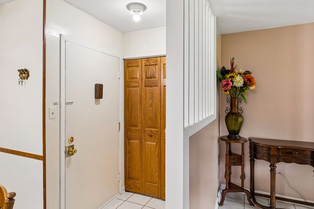 735 Hill Drive 112, Hoffman Estates, IL 60169