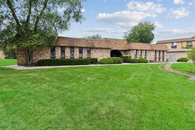 735 Hill Drive 112, Hoffman Estates, IL 60169
