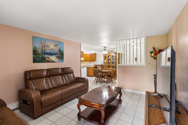 735 Hill Drive 112, Hoffman Estates, IL 60169