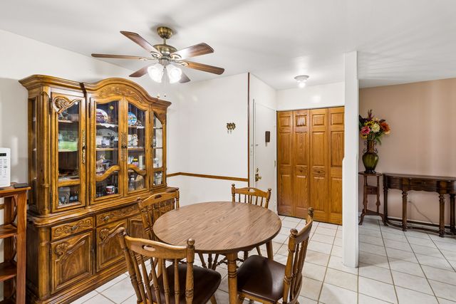 735 Hill Drive 112, Hoffman Estates, IL 60169