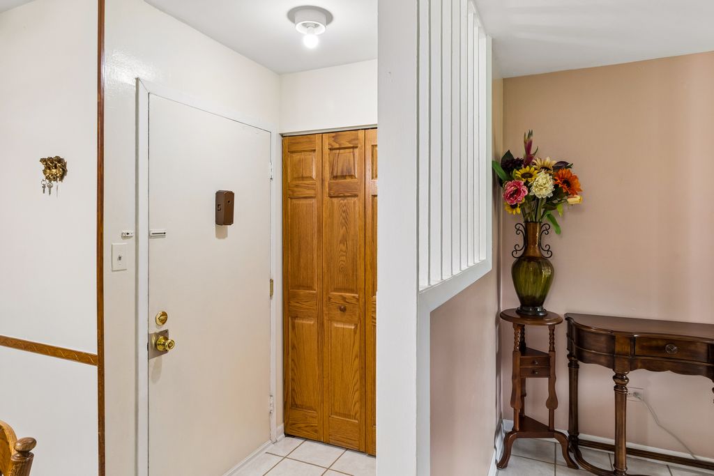 735 Hill Drive 112, Hoffman Estates, IL 60169 — photo 2