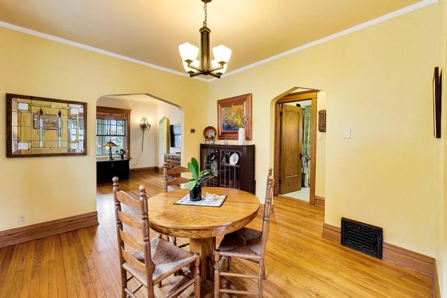 512 S Grove Avenue, Oak Park, IL 60304