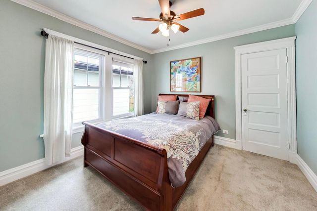 512 S Grove Avenue, Oak Park, IL 60304