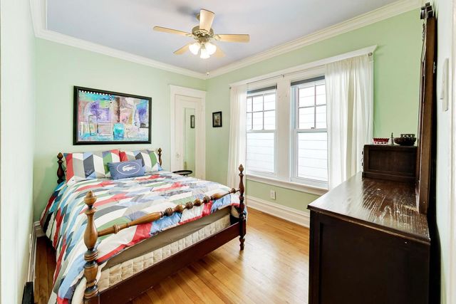 512 S Grove Avenue, Oak Park, IL 60304