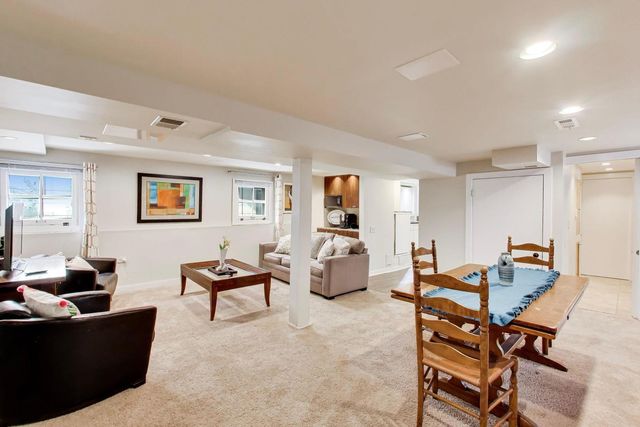 512 S Grove Avenue, Oak Park, IL 60304