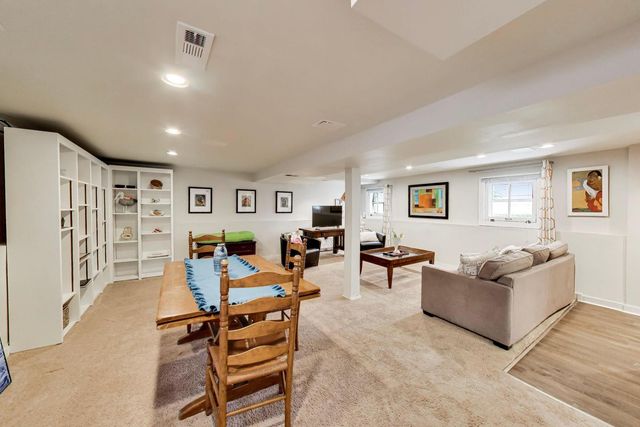 512 S Grove Avenue, Oak Park, IL 60304