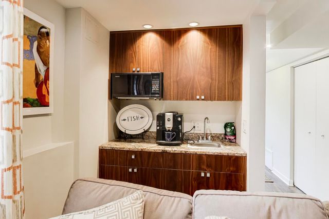 512 S Grove Avenue, Oak Park, IL 60304