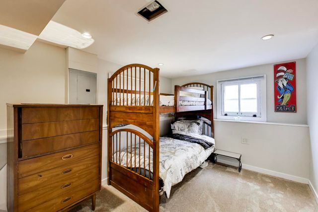 512 S Grove Avenue, Oak Park, IL 60304