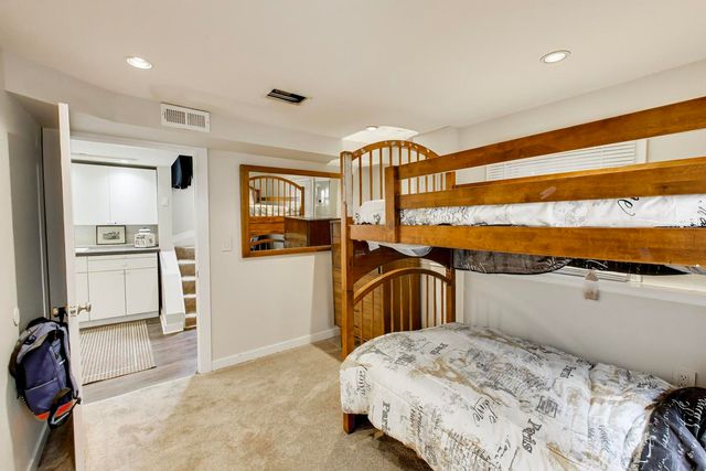 512 S Grove Avenue, Oak Park, IL 60304