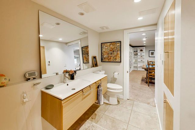 512 S Grove Avenue, Oak Park, IL 60304