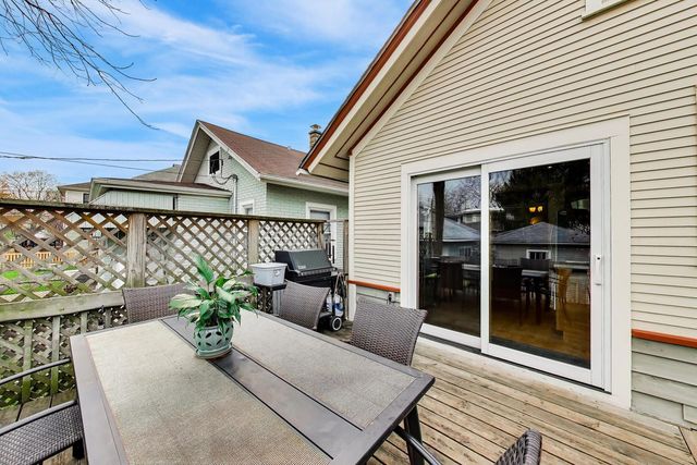 512 S Grove Avenue, Oak Park, IL 60304