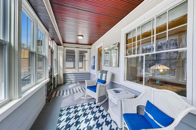 512 S Grove Avenue, Oak Park, IL 60304