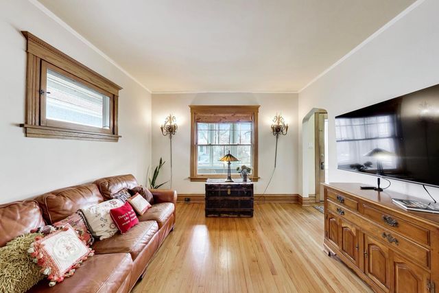 512 S Grove Avenue, Oak Park, IL 60304