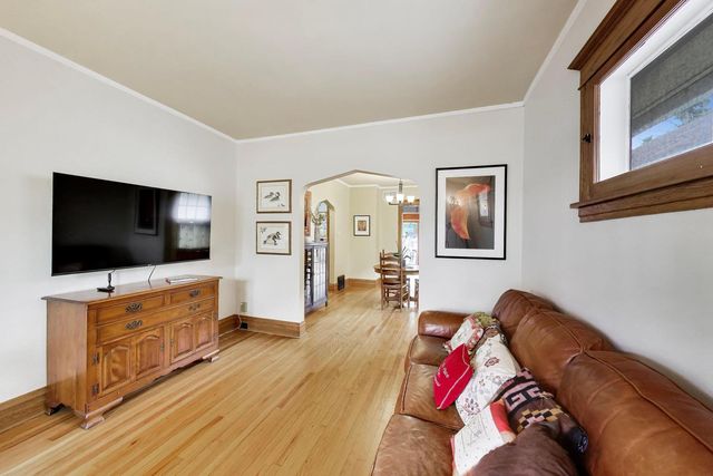 512 S Grove Avenue, Oak Park, IL 60304