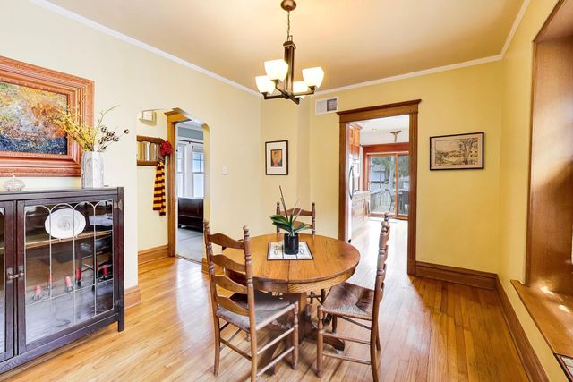 512 S Grove Avenue, Oak Park, IL 60304